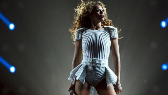 Beyonce_Mrs_Carter_Show_World_Tour_Amsterdam_2